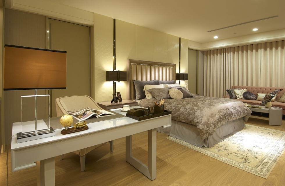 Beautiful Charm With Villa Vinhomes Riverside - Ms. Phuong